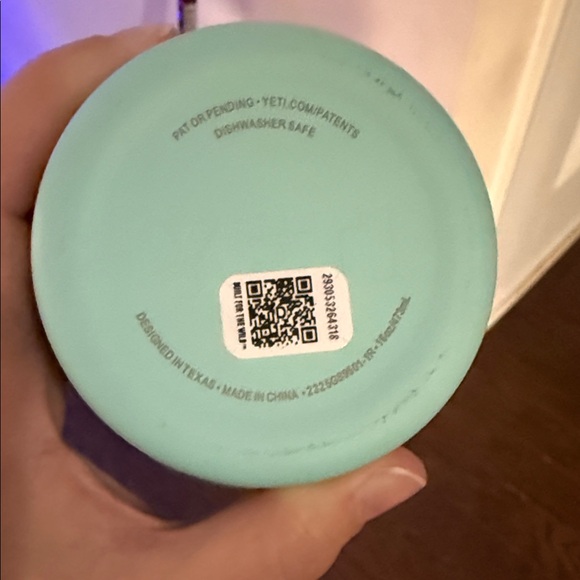 YETI Turquoise Tumbler with Clear Lid - Picture 2 of 2